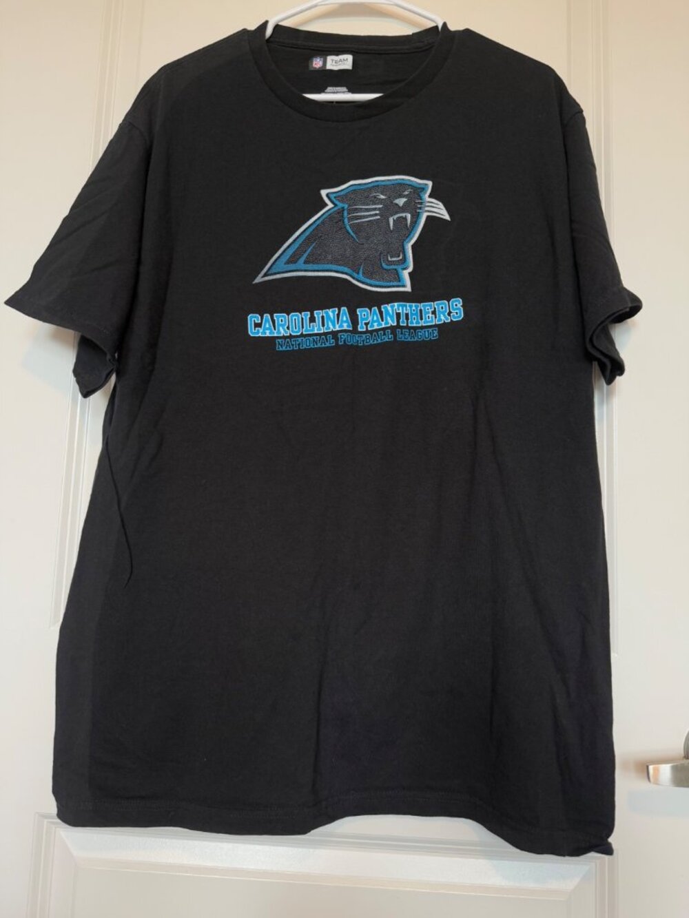 Carolina Panthers NFL Team Apparel Black T-Shirt Size L 100% Cotton Fan Gear